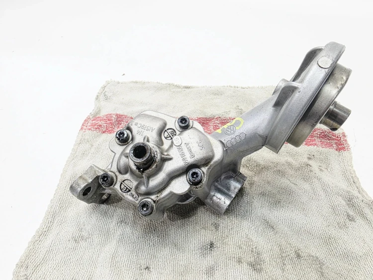 POMPA OLEJU AUDI A4 B7 A6 C6 2.7 3.0 TDI ASB BMK BPP 059115105AG