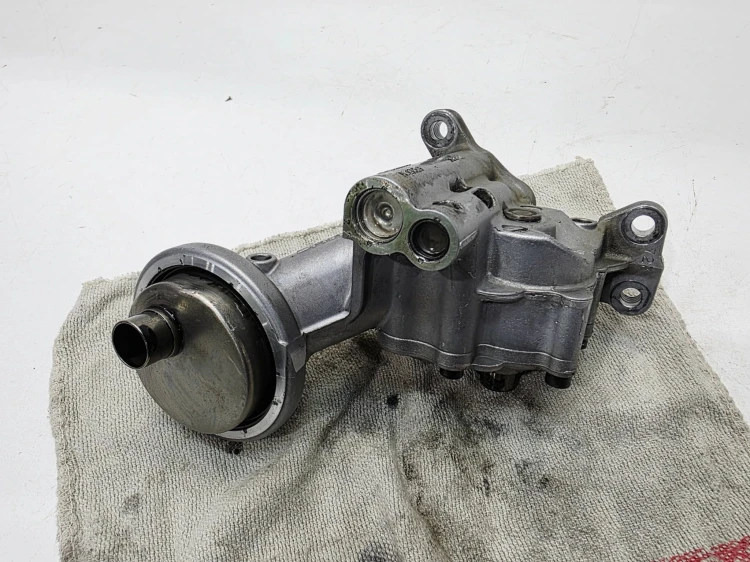 POMPA OLEJU AUDI A4 B7 A6 C6 2.7 3.0 TDI ASB BMK BPP 059115105AG