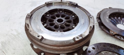 SPRZĘGŁO KOŁO DWUMAS AUDI A4 A5 1.8 0B1105266AA *4