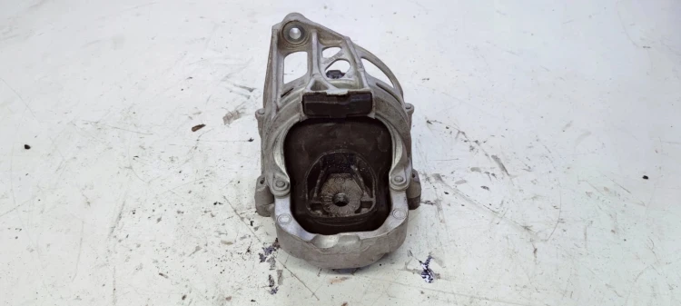 ŁOŻE PODUSZKA SILNIKA LEWA AUDI A6 Q7 4M0199371B