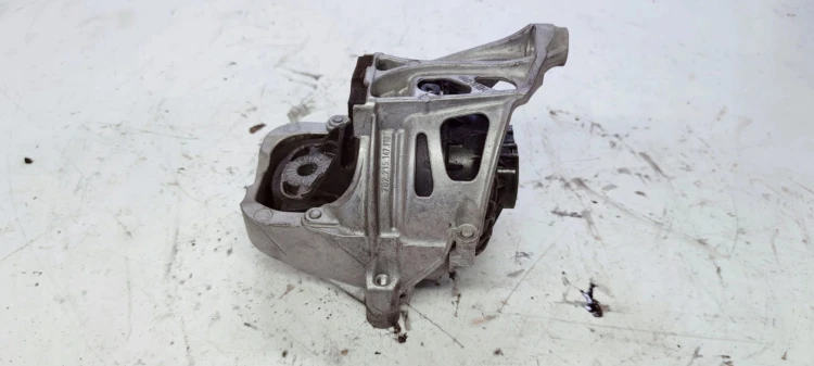 ŁOŻE PODUSZKA SILNIKA LEWA AUDI A6 Q7 4M0199371B