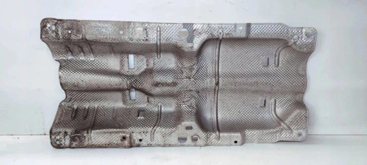 OSŁONA TERMICZNA TUNELU PODWOZIA AUDI Q3 8U 8U0521441