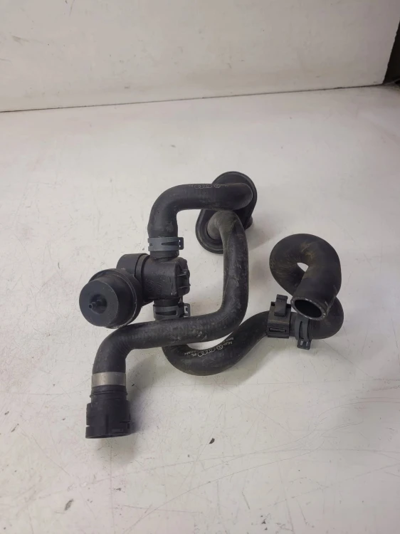 WĄŻ RURA WODY AUDI A4 B8 A5 8T 8K1819350BB