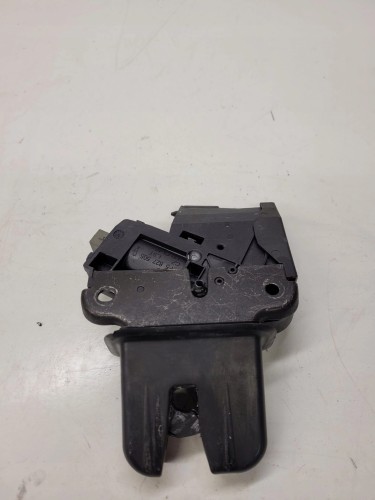 ZAMEK KLAPY TYŁ AUDI A4 A5 A6 A8 4F5827505C