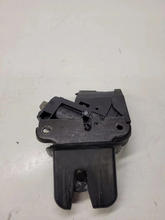ZAMEK KLAPY TYŁ AUDI A4 A5 A6 A8 4F5827505C