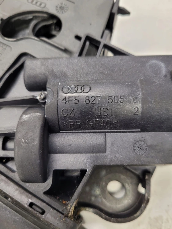 ZAMEK KLAPY TYŁ AUDI A4 A5 A6 A8 4F5827505C