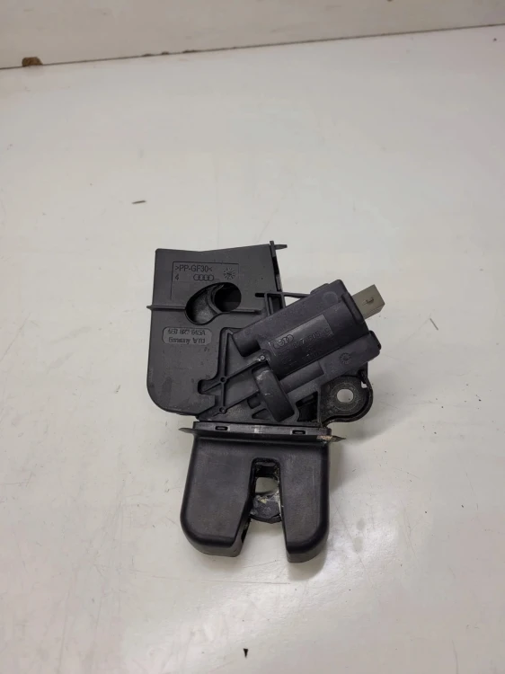 ZAMEK KLAPY TYŁ AUDI A4 A5 A6 A8 4F5827505C