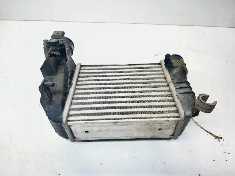 CHŁODNICA POWIETRZA INTERCOOLER LEWY AUDI A4 B6 1.8T TURBO 8E0145805L