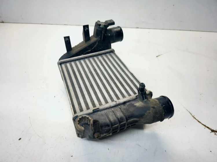 CHŁODNICA POWIETRZA INTERCOOLER LEWY AUDI A4 B6 1.8T TURBO 8E0145805L