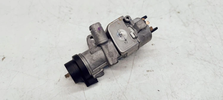 STACYJKA Z KLUCZYKIEM AUDI A4 B7 AUTOM 4B0905851M