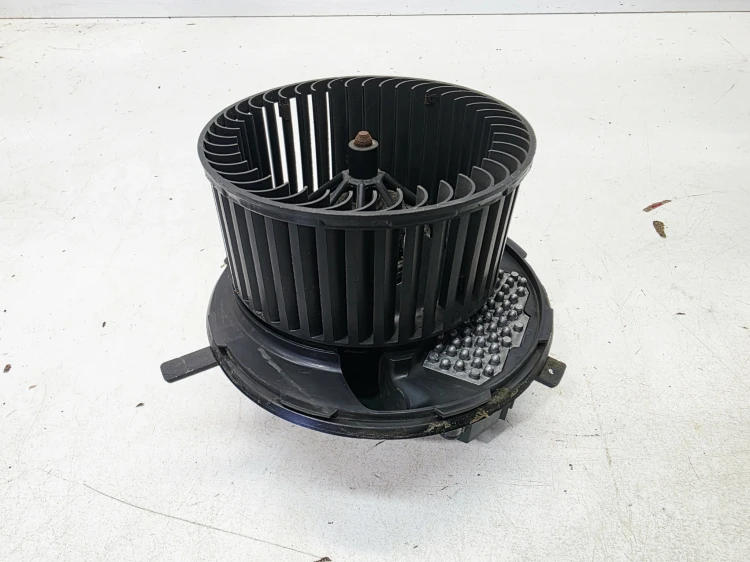 WENTYLATOR DMUCHAWA NAGRZEWNICY AUDI VOLKSEAGEN SEAT SKODA 1K1820015F