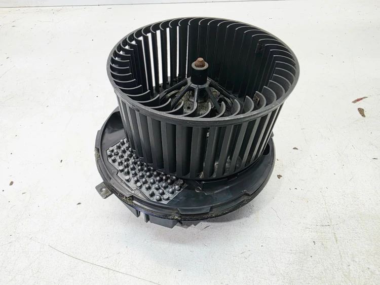 WENTYLATOR DMUCHAWA NAGRZEWNICY AUDI VOLKSEAGEN SEAT SKODA 1K1820015F