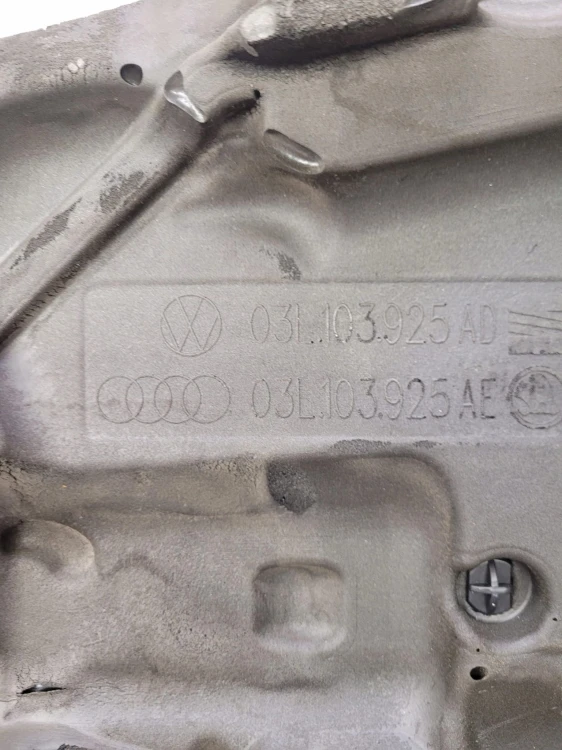 OSŁONA POKRYWA SILNIKA AUDI A1 A3 VW 03L103925AE