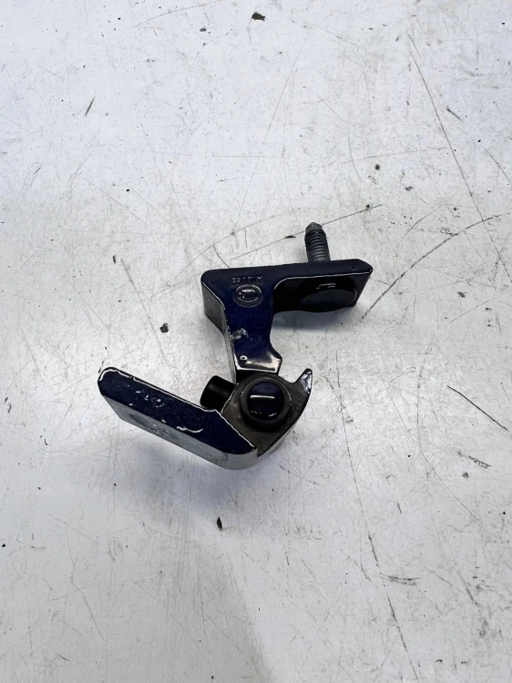 ZAWIAS DRZWI PRAWY AUDI A4 B9 Q5 FY 8V0833404H