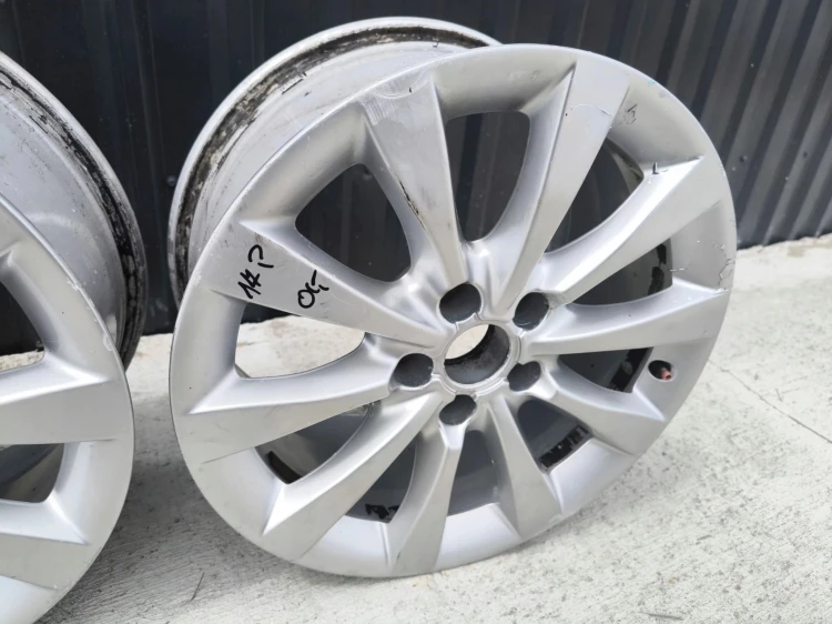 FELGA FELGI VW AUDI A4 A5 A6 ITP 8.0J R17 ET39 4G0601025AG *17P*
