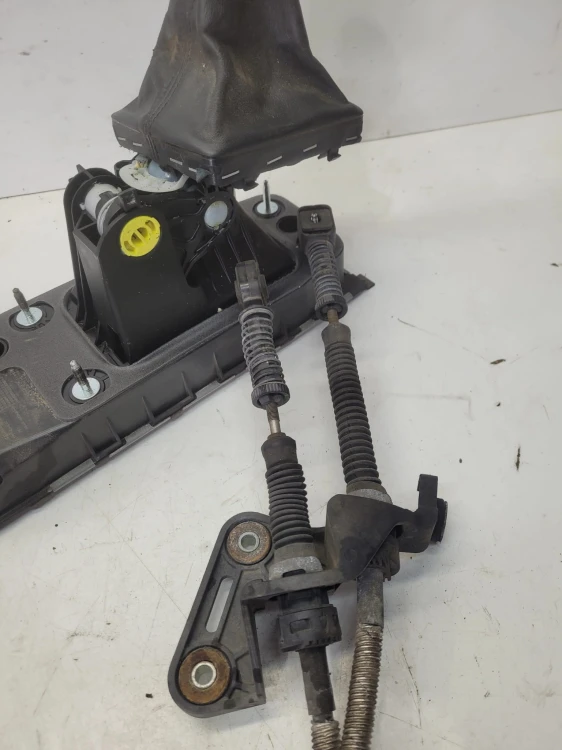 WYBIERAK LEWAREK ZMIANY BIEGÓW AUDI A3 8V VW 5Q0711049AQ