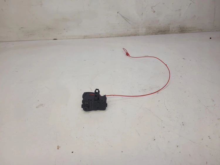 SIŁOWNIK KLAPKI PALIWA AUDI A4 A5 A6 Q5 8K0862153B
