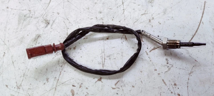 CZUJNIK TEMPERATURY SPALIN AUDI A4 A5 8W0906088R