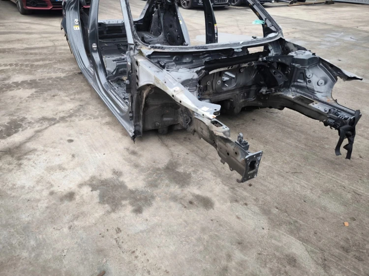 ĆWIARTKA PODŁUŻNICA FARTUCH PRAWY PRZÓD A3 8V 3-DRZWI SPORTBACK 2011-2018