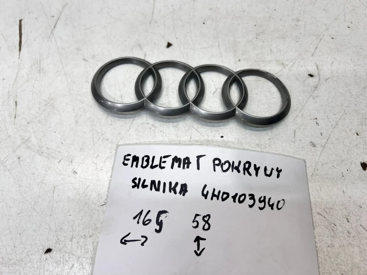 ZNACZEK EMBLEMAT Z POKRYWY SILNIA 4H0103940 165MMX58MM