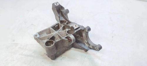 ŁAPA MOCOWANIE POMPY WSPOMAGANIA AUDI A6 C6 2.7 3.0 TDI 4F0145169AH
