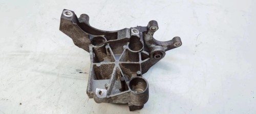 ŁAPA MOCOWANIE POMPY WSPOMAGANIA AUDI A6 C6 2.7 3.0 TDI 4F0145169AH