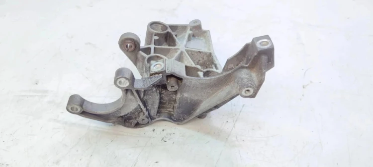 ŁAPA MOCOWANIE POMPY WSPOMAGANIA AUDI A6 C6 2.7 3.0 TDI 4F0145169AH