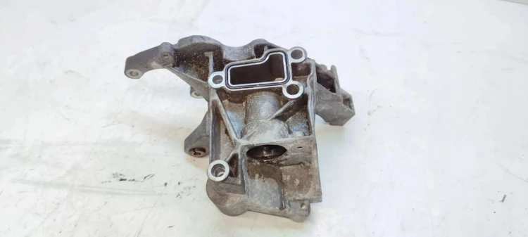 ŁAPA MOCOWANIE POMPY WSPOMAGANIA AUDI A6 C6 2.7 3.0 TDI 4F0145169AH