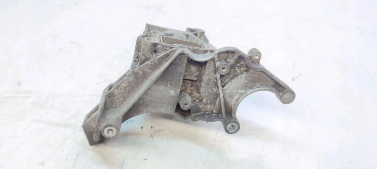 ŁAPA MOCOWANIE POMPY WSPOMAGANIA AUDI A6 C6 2.7 3.0 TDI 4F0145169AH