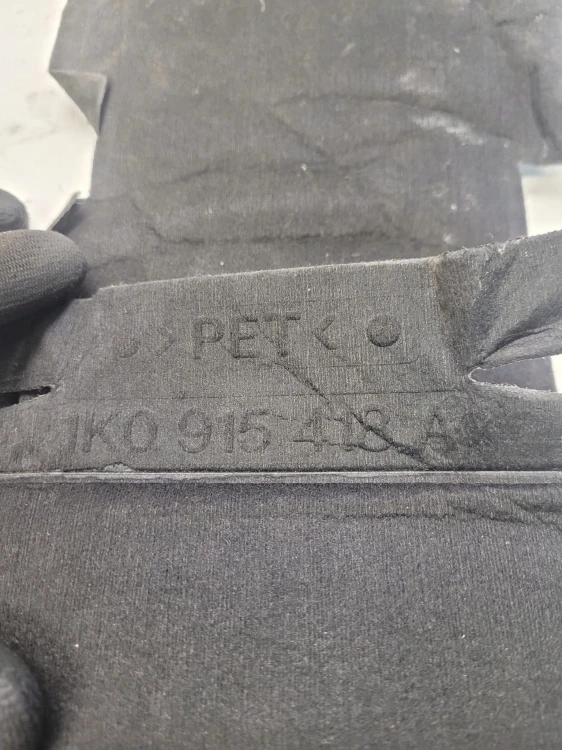 OCIEPLACZ AKLUMULATORA AUDI A3 8P VW 1K0915418A