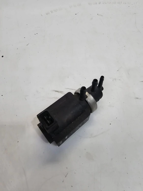 ZAWÓR PODCIŚNIENIA STEROWANIA AUDI A4 B9 A5 A6 C7 A7 2.0 TDI 059906627