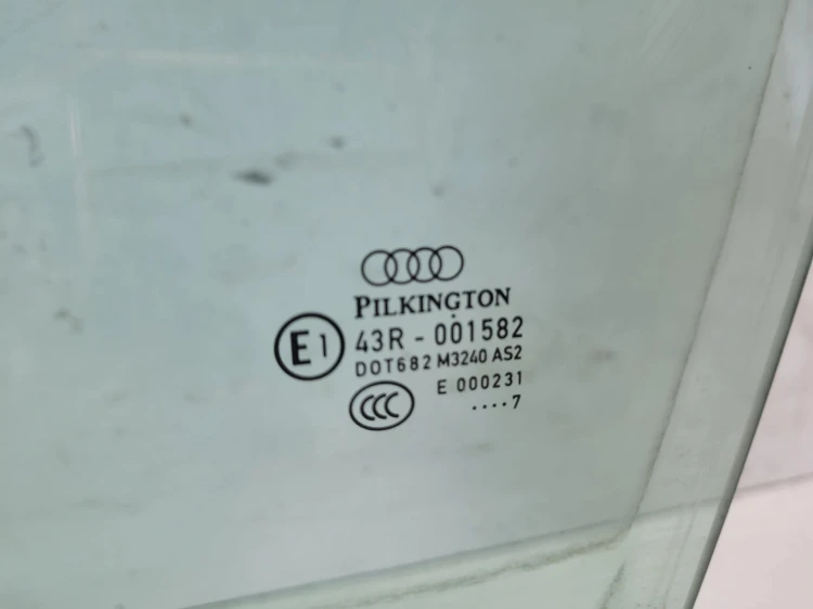 SZYBA BOCZNA DRZWI LEWY PRZÓD AUDI Q7 4L 2007 ROK