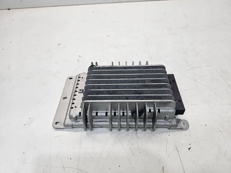 WZMACNIACZ BOSE AUDI A3 8P LIFT 8P4035223D