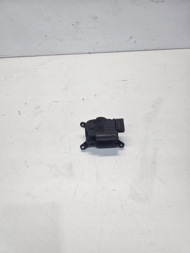 SILNICZEK NAGRZEWNICY AUDI Q7 4L VW 7L0907511AD