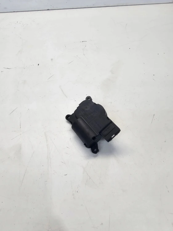 SILNICZEK NAGRZEWNICY AUDI Q7 4L VW 7L0907511AD