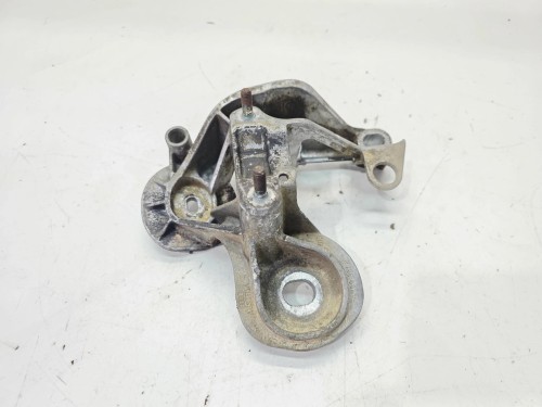 ŁAPA MOCOWANIE PODUSZKI SILNIKA LEWA AUDI A4 B6 B7 8E0199351K