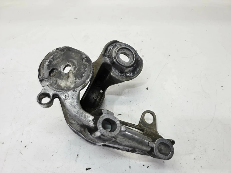 ŁAPA MOCOWANIE PODUSZKI SILNIKA LEWA AUDI A4 B6 B7 8E0199351K