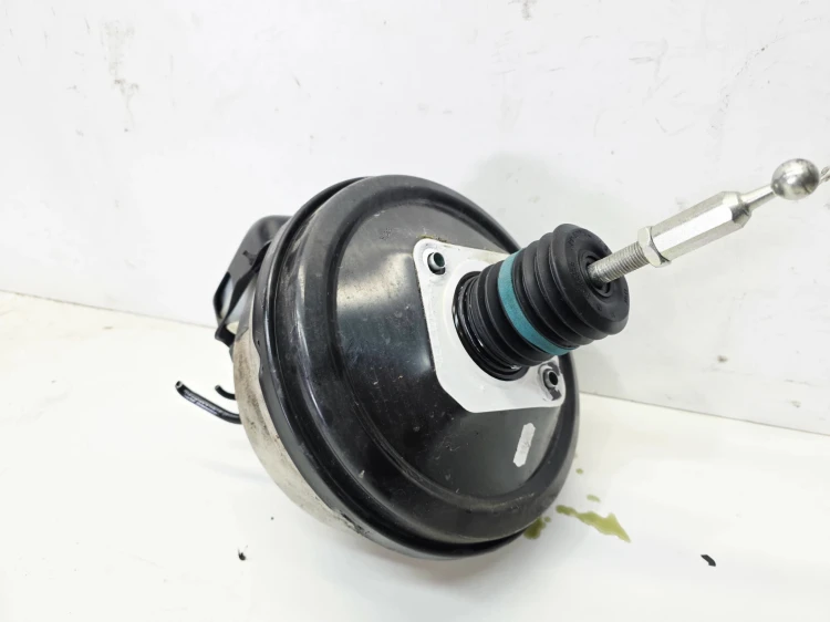 SERWO POMPA HAMULCOWA AUDI A4 B9 A5 8W0612103G