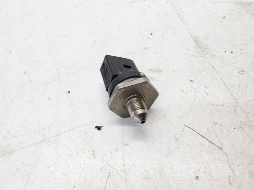 CZUJNIK CIŚNIENIA PALIWA AUDI VOLKSWAGEN SEAT SKODA TFSI TSI 06H906051
