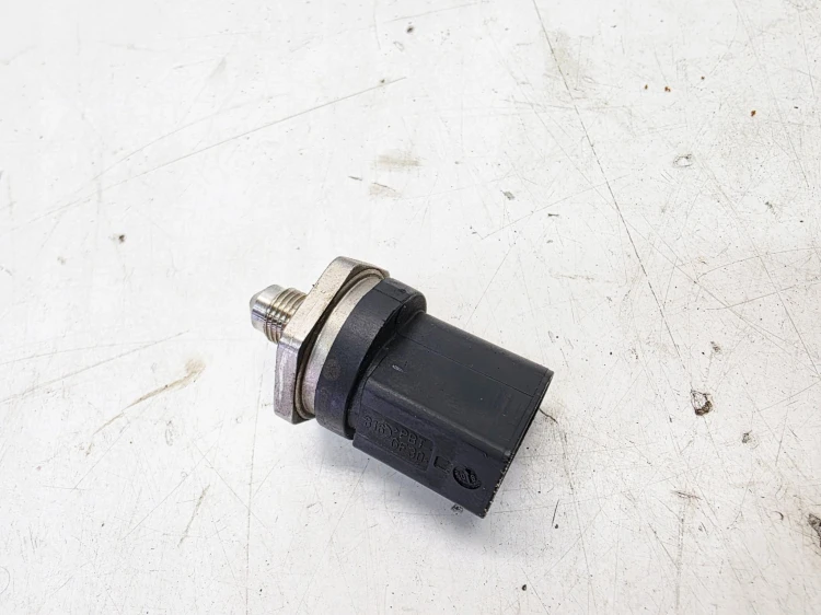CZUJNIK CIŚNIENIA PALIWA AUDI VOLKSWAGEN SEAT SKODA TFSI TSI 06H906051
