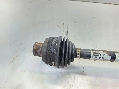 PÓŁOŚ LEWA LUB PRAWA PRZÓD AUDI A4 B9 A5 8W0407271P