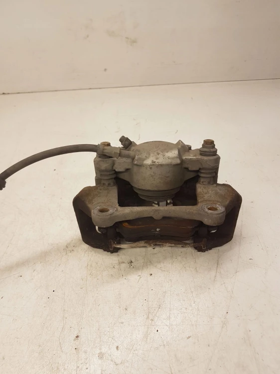 ZACISK HAMULCOWY PRAWY PRZÓD AUDI A4 B8 A5 8K0106K