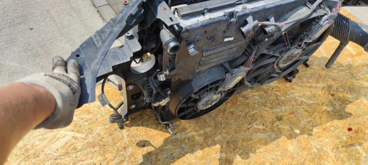 PAS PRZEDNI KOMPLETNY AUDI Q7 4l 3.0 TDI KOMPLET 2