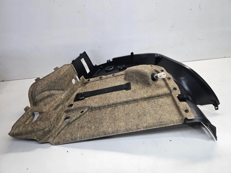 BOCZEK BAGAŻNIKA LEWY AUDI A1 8X 3-DRZWI 8X3867761E