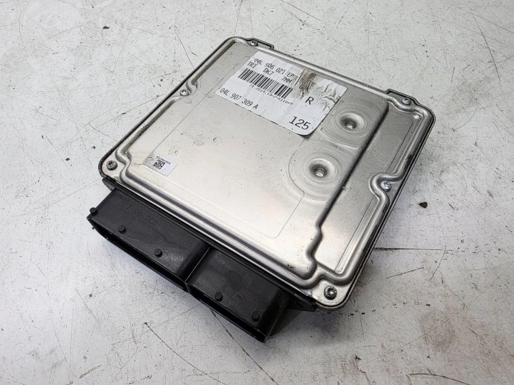 KOMPUTER STEROWNIK SILNIKA AUDI A3 8V VW SEAT SKODA 2.0 TDI 04L907309A