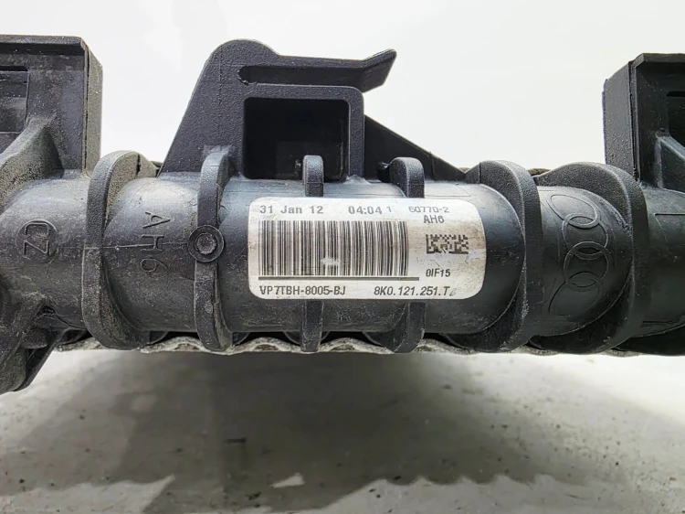 CHŁODNICA WODY AUTOMAT AUDI A4 B8 A5 8T Q5 8R 2.0 TDI TFSI 8K0121251T