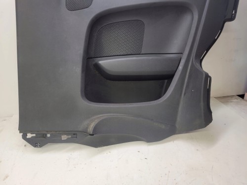 BOCZEK WNĘTRZA PRAWY TYŁ AUDI A1 8X3867036