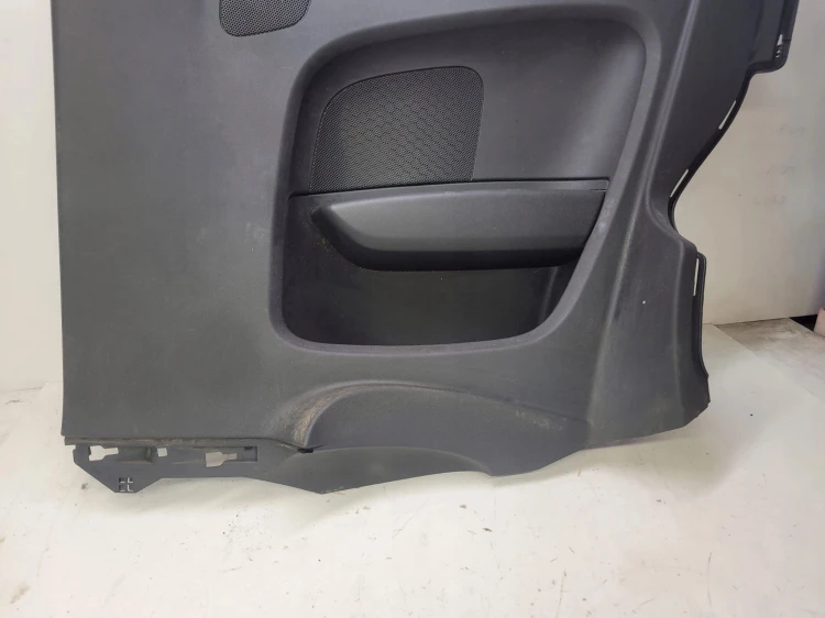 BOCZEK WNĘTRZA PRAWY TYŁ AUDI A1 8X3867036