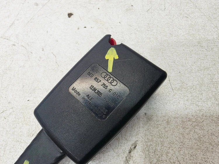 ZAPINKA PASA LEWA LUB PRAWA Z CZUJNIKIEM AUDI A4 B7 8E0857755G 1/26