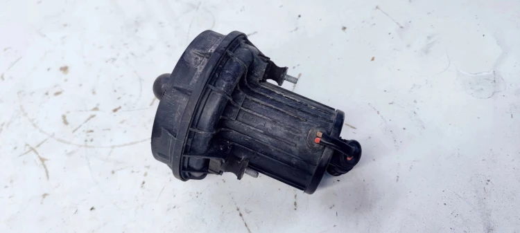 POMPA POWIETRZA WTÓRNEGO AUDI A8 D4 07L959253B